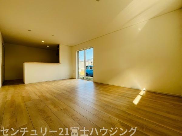 茅ヶ崎市赤羽根第13　新築戸建3号棟　全5棟
