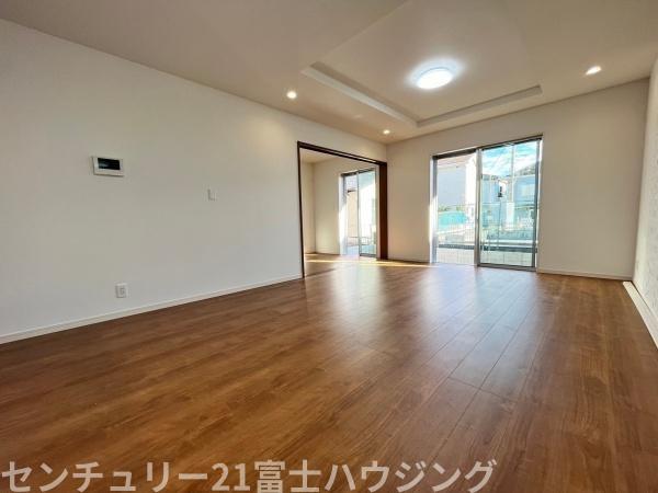藤沢市辻堂5丁目　新築戸建1号棟　全2棟