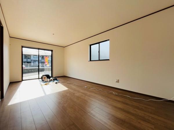藤沢市高倉2231番　新築戸建C号棟　全5棟
