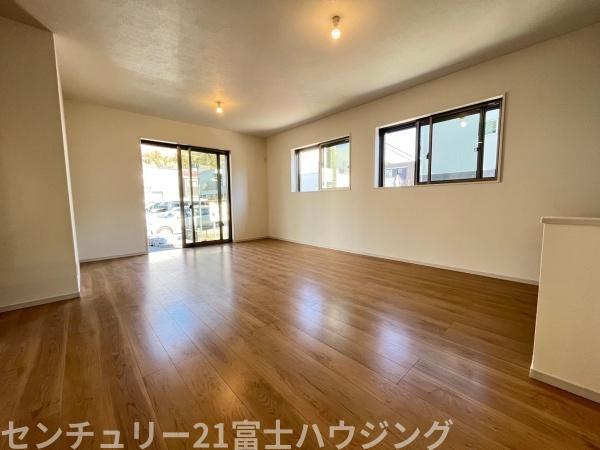 藤沢市城南1期　新築戸建1号棟　全3棟