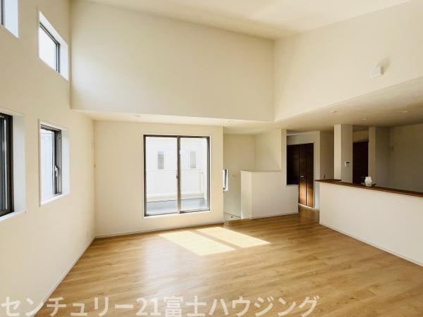 藤沢市辻堂東海岸2期　新築戸建2号棟　全3棟