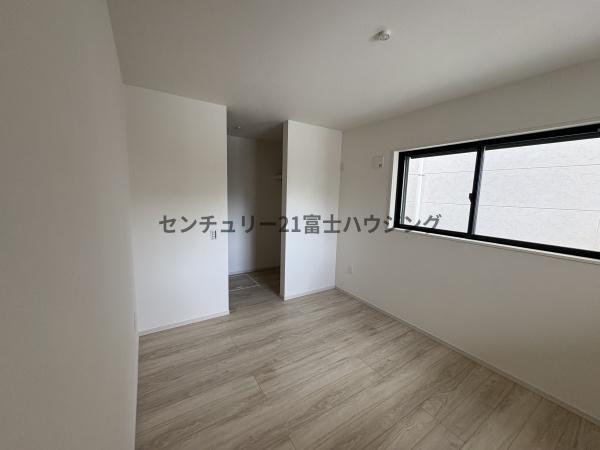茅ヶ崎市ひばりが丘1期　新築戸建2号棟　全4棟