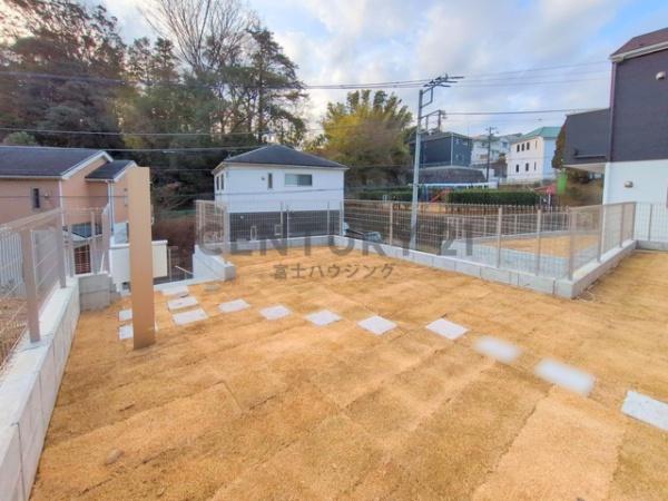 藤沢市立石2期　新築戸建2号棟　全3棟