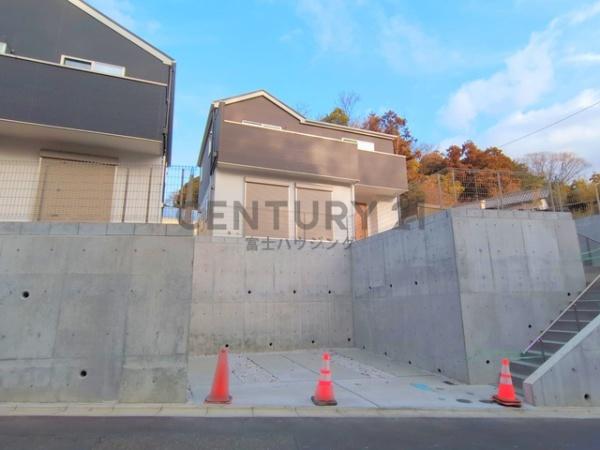 藤沢市立石2期　新築戸建2号棟　全3棟