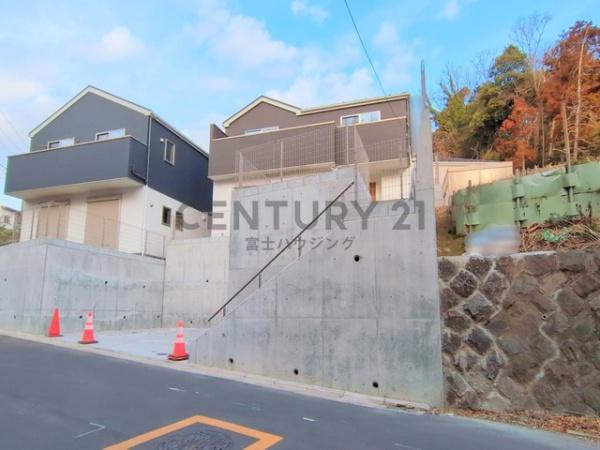 藤沢市立石2期　新築戸建2号棟　全3棟