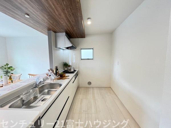 藤沢市辻堂太平台1丁目　新築戸建1号棟　全3棟