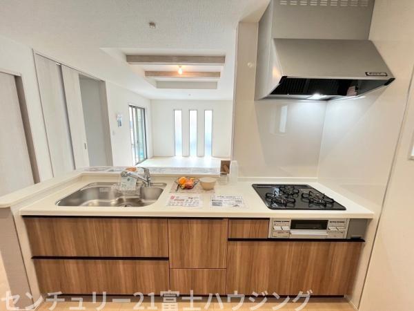 藤沢市辻堂太平台1丁目　新築戸建2号棟　全3棟