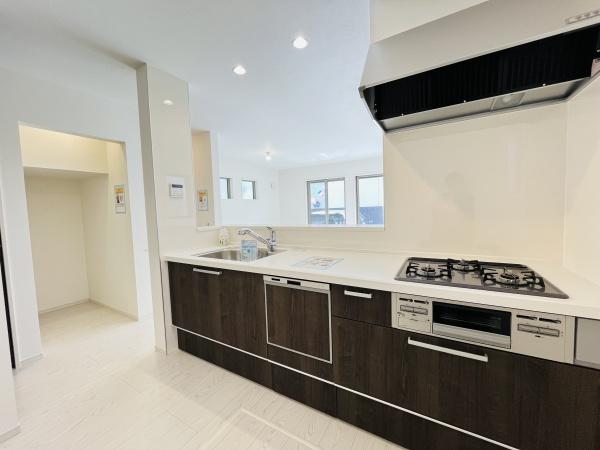 茅ヶ崎市室田3期　新築戸建1号棟　全2棟