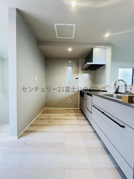 藤沢市辻堂3丁目　新築戸建1号棟　全2棟