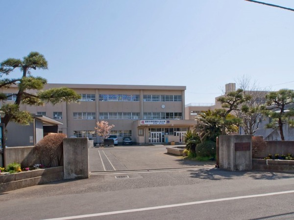 茅ヶ崎市中海岸４丁目の新築一戸建(第一中学校)