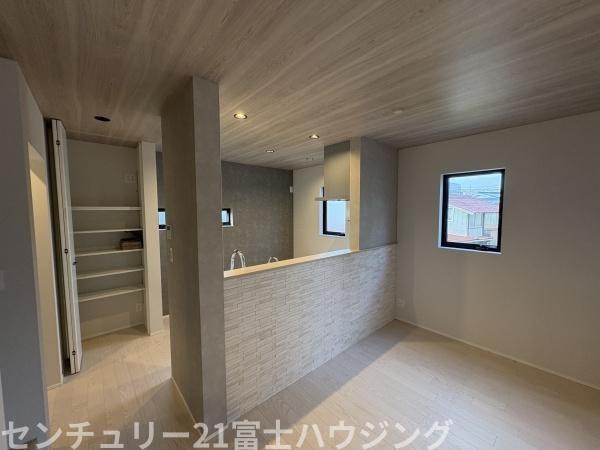 茅ヶ崎市本宿町　新築戸建B棟　全2棟