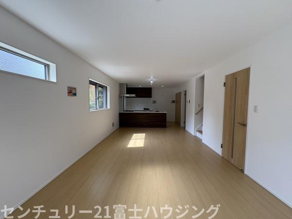茅ヶ崎市室田3丁目　新築戸建1号棟　全2棟