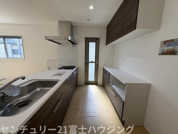 茅ヶ崎市室田3丁目　新築戸建1号棟　全2棟