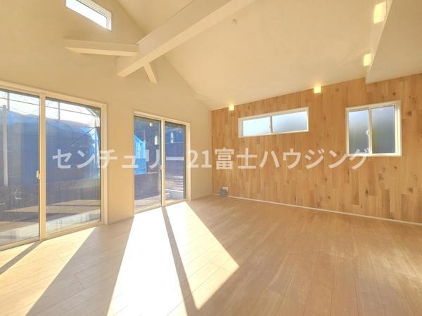 藤沢市遠藤　新築戸建1号棟　全2棟