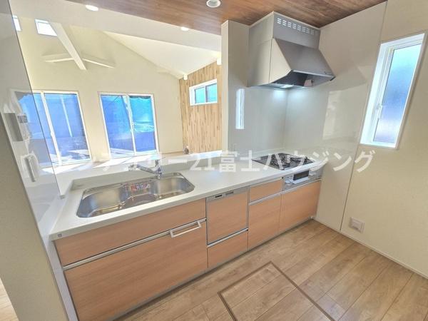 藤沢市遠藤　新築戸建1号棟　全2棟