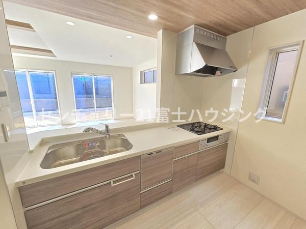 藤沢市遠藤　新築戸建2号棟　全2棟