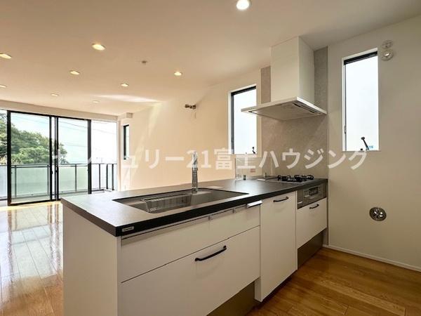 鎌倉市材木座６丁目の中古一戸建て