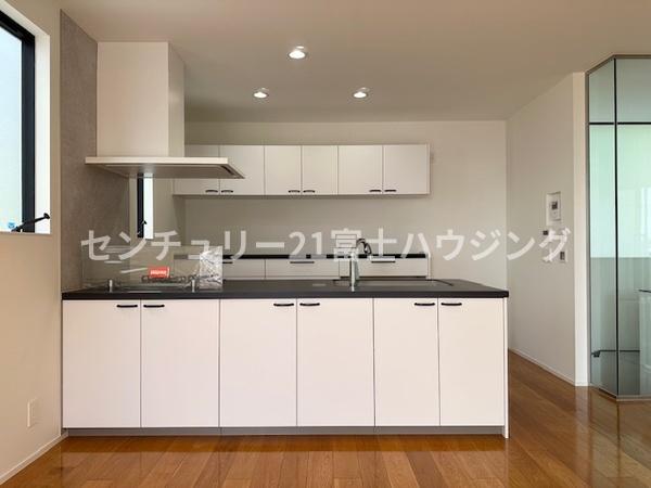 鎌倉市材木座６丁目の中古一戸建て