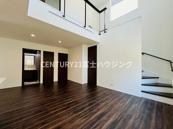 鎌倉市十二所　新築戸建　全1棟