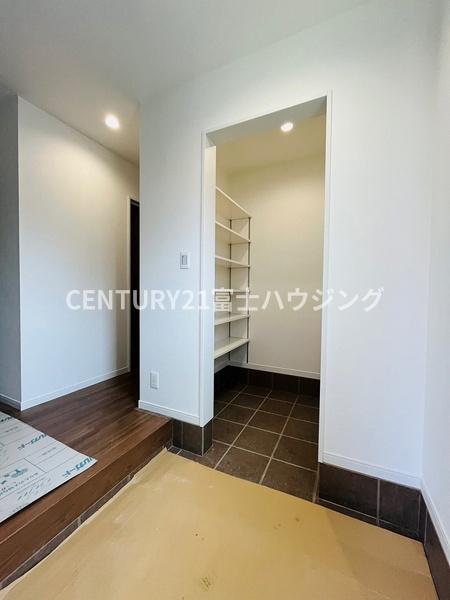 藤沢市亀井野4丁目　新築戸建C号棟　全3棟
