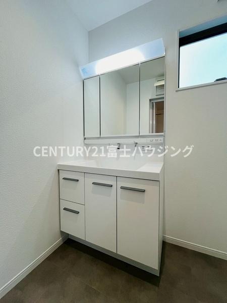 藤沢市亀井野4丁目　新築戸建D号棟　全3棟