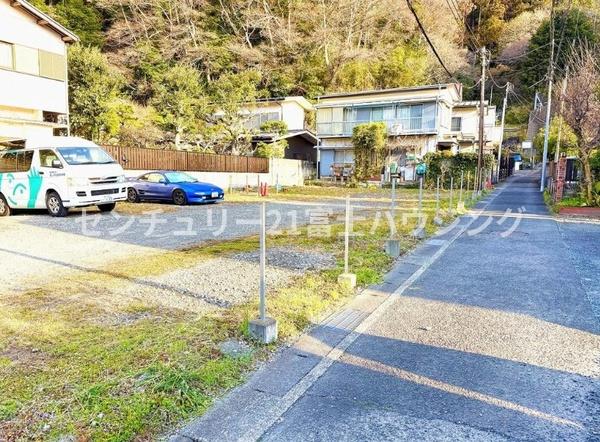 鎌倉市浄明寺3丁目　条件無売地　全1区画