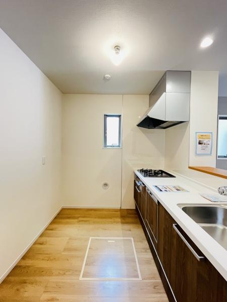 茅ヶ崎市室田2期　新築戸建3号棟　全3棟