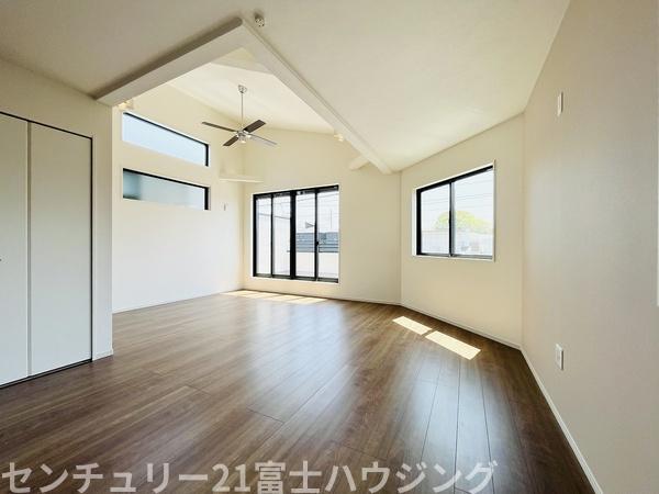茅ヶ崎市小和田3期　新築戸建1号棟　全2棟