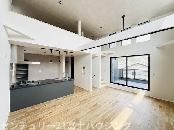 藤沢市本藤沢3丁目　新築戸建　全1棟