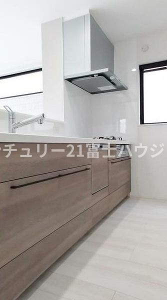 藤沢市渡内4丁目　新築戸建B号棟　全3宅地