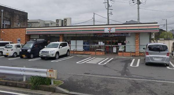 藤沢市鵠沼海岸4期 新築戸建2号棟 全2棟(セブンイレブン藤沢鵠沼海岸5丁目店)