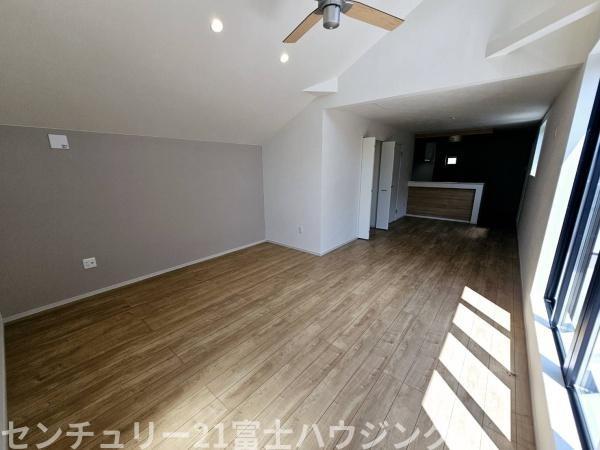 藤沢市鵠沼海岸4期　新築戸建2号棟　全2棟