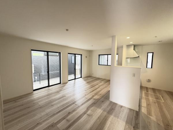 茅ヶ崎市室田307　新築戸建2号棟　全2棟
