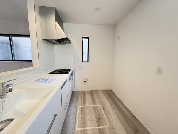茅ヶ崎市室田307　新築戸建2号棟　全2棟
