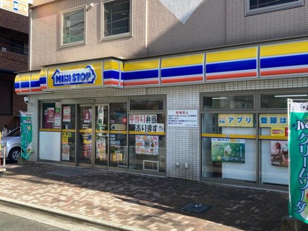 パレステージ茅ヶ崎2(ミニストップ新栄町店)