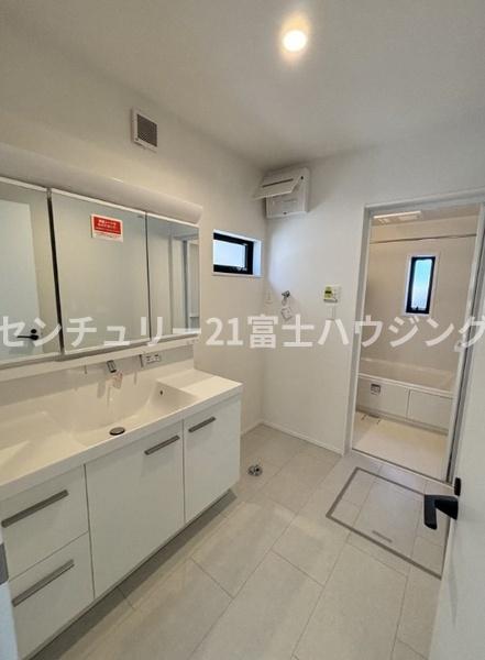 鎌倉市植木　新築戸建　全1棟