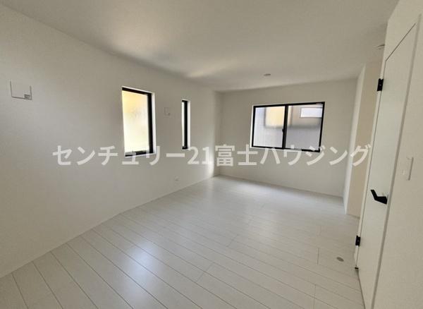 鎌倉市植木　新築戸建　全1棟