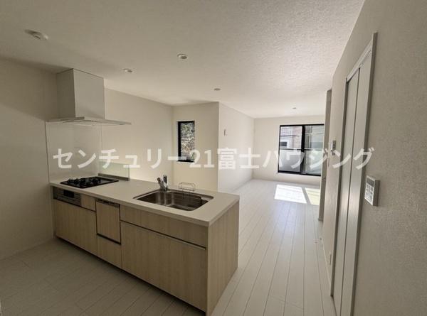 鎌倉市植木　新築戸建　全1棟