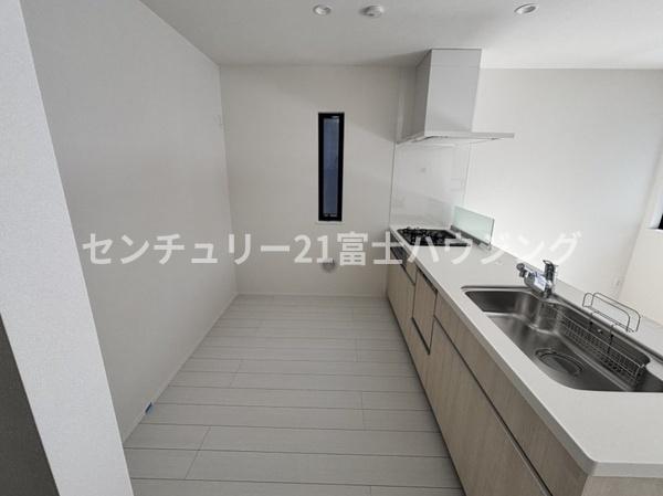 鎌倉市植木　新築戸建　全1棟
