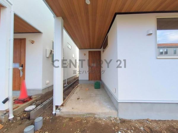 藤沢市本鵠沼4丁目　新築戸建2号棟　全3棟
