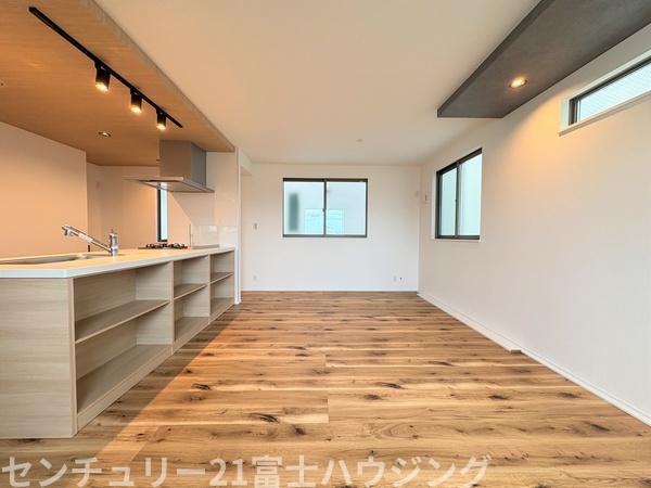 茅ヶ崎市浜竹1丁目　新築戸建4号棟　全6棟