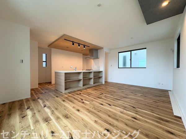 茅ヶ崎市浜竹1丁目　新築戸建4号棟　全6棟