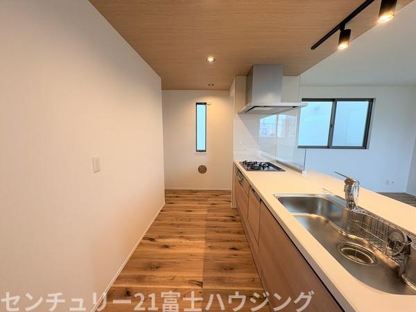 茅ヶ崎市浜竹1丁目　新築戸建4号棟　全6棟