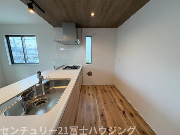 茅ヶ崎市浜竹1丁目　新築戸建5号棟　全6棟