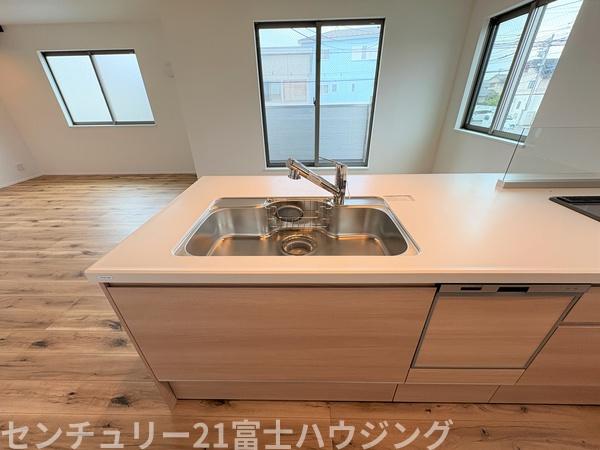 茅ヶ崎市浜竹1丁目　新築戸建5号棟　全6棟