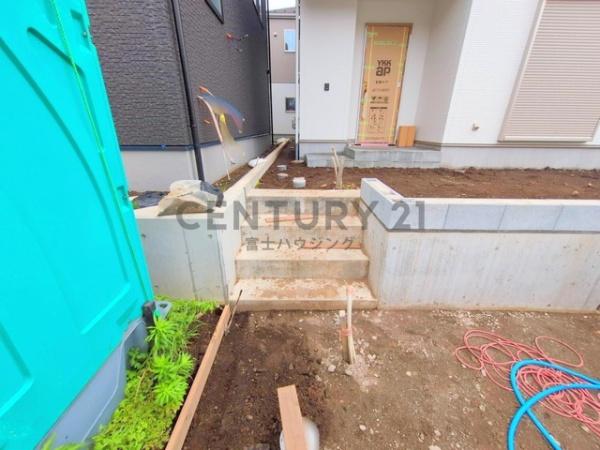 藤沢市石川5期　新築戸建2号棟　全3棟