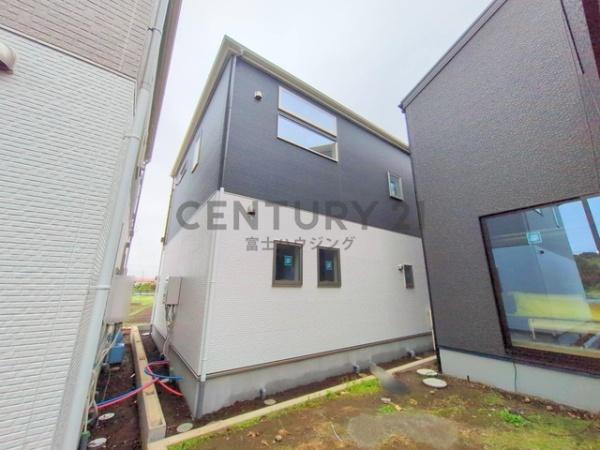 藤沢市石川5期　新築戸建2号棟　全3棟