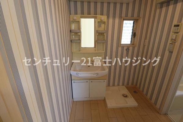 茅ヶ崎市菱沼１丁目の中古一戸建て