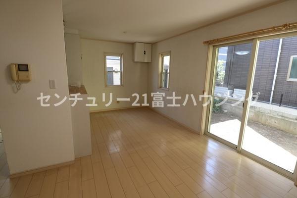 茅ヶ崎市菱沼１丁目の中古一戸建て