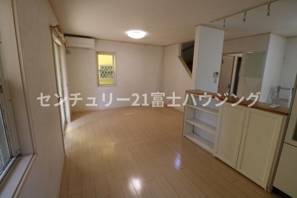 茅ヶ崎市菱沼１丁目の中古一戸建て